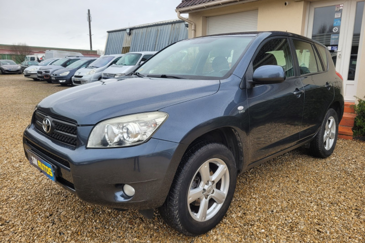 TOYOTA RAV4 III