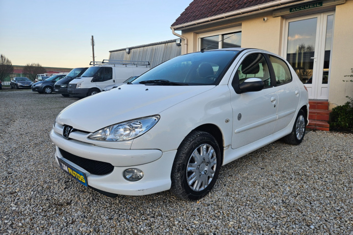 PEUGEOT 206