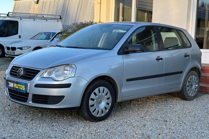 VOLKSWAGEN POLO